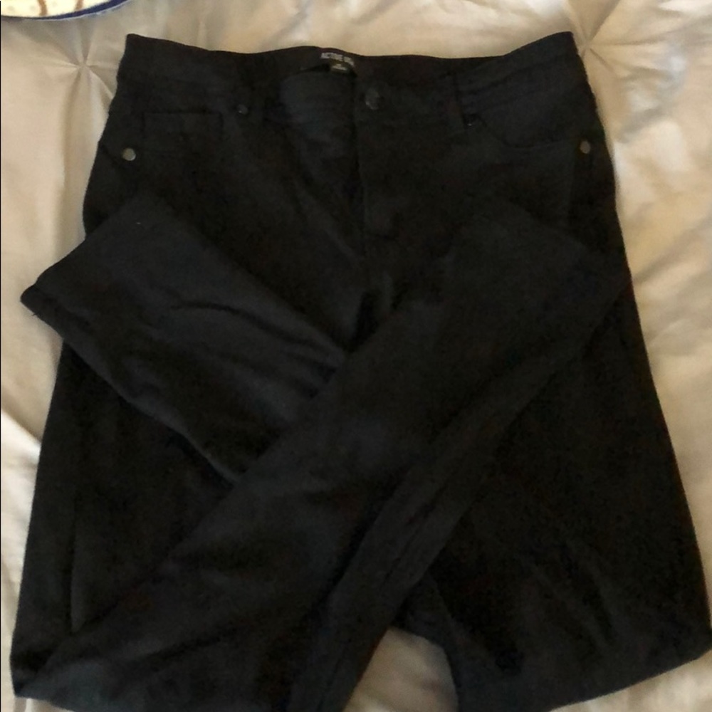 Black pants (jeggings)